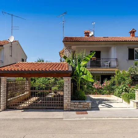 Holiday home Deluxe Perla *