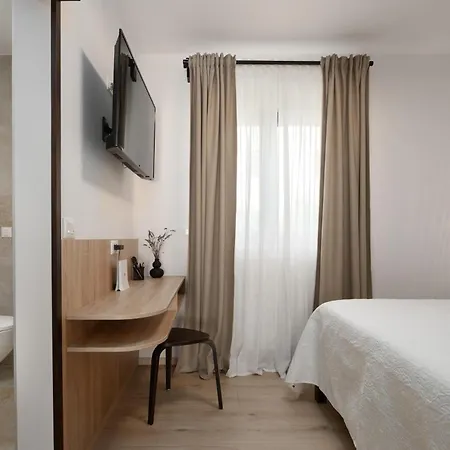 Semesterbostad Deluxe Perla *