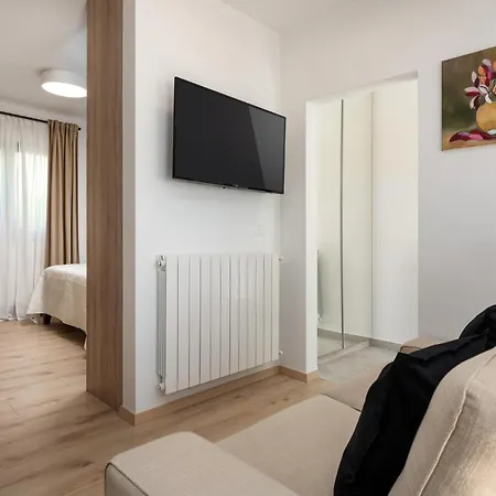 Semesterbostad Deluxe Perla *